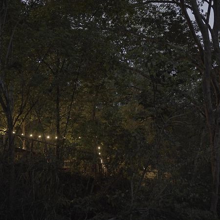 River Glamping By Gaga Bees Udawalawe Esterno foto