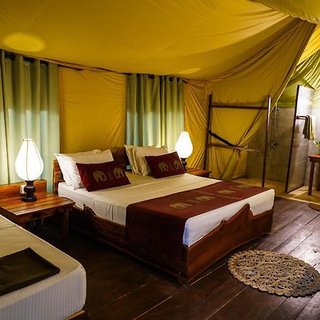 River Glamping By Gaga Bees Udawalawe Esterno foto
