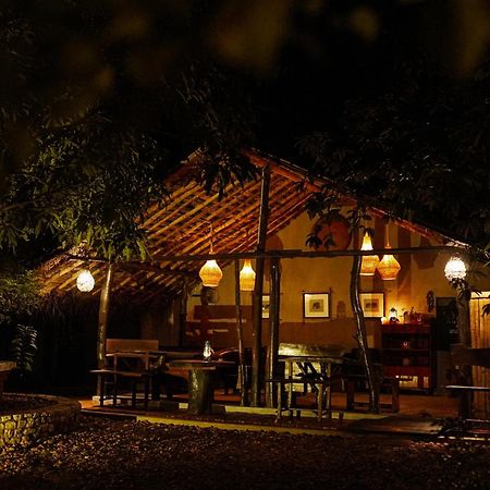 River Glamping By Gaga Bees Udawalawe Esterno foto