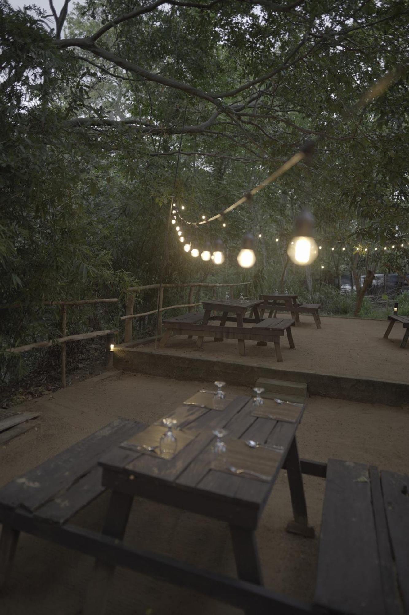 River Glamping By Gaga Bees Udawalawe Esterno foto