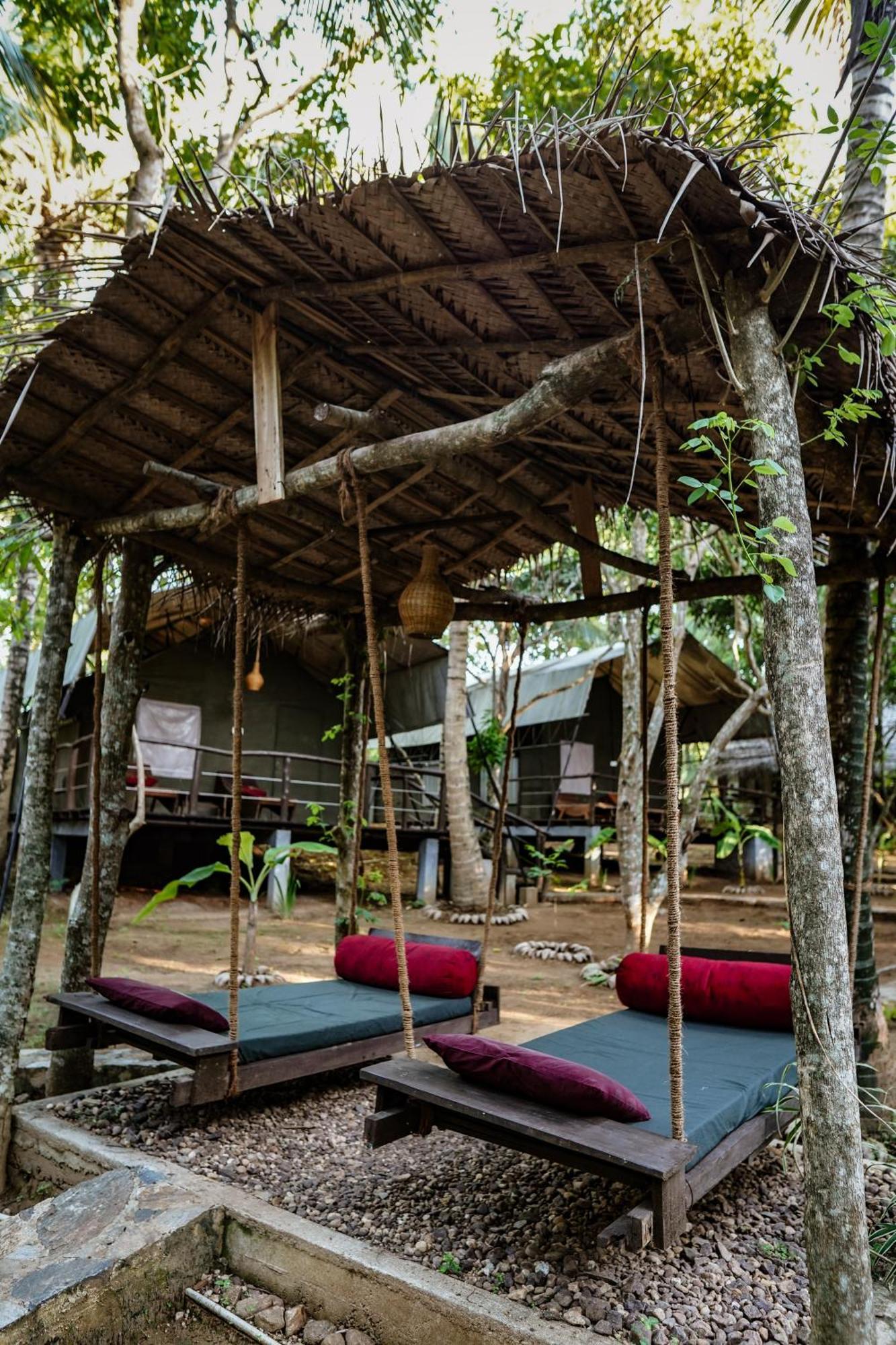 River Glamping By Gaga Bees Udawalawe Esterno foto