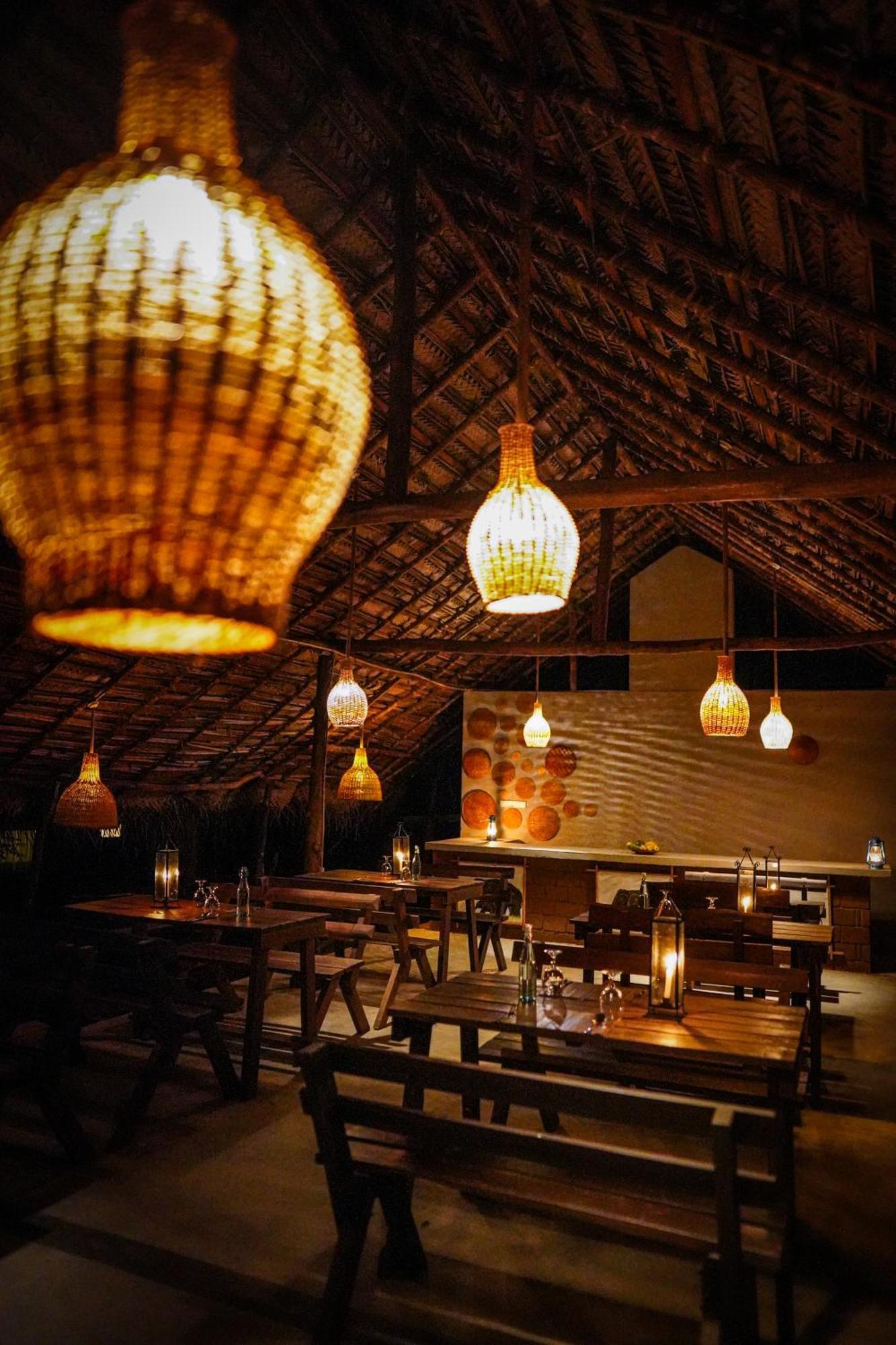 River Glamping By Gaga Bees Udawalawe Esterno foto