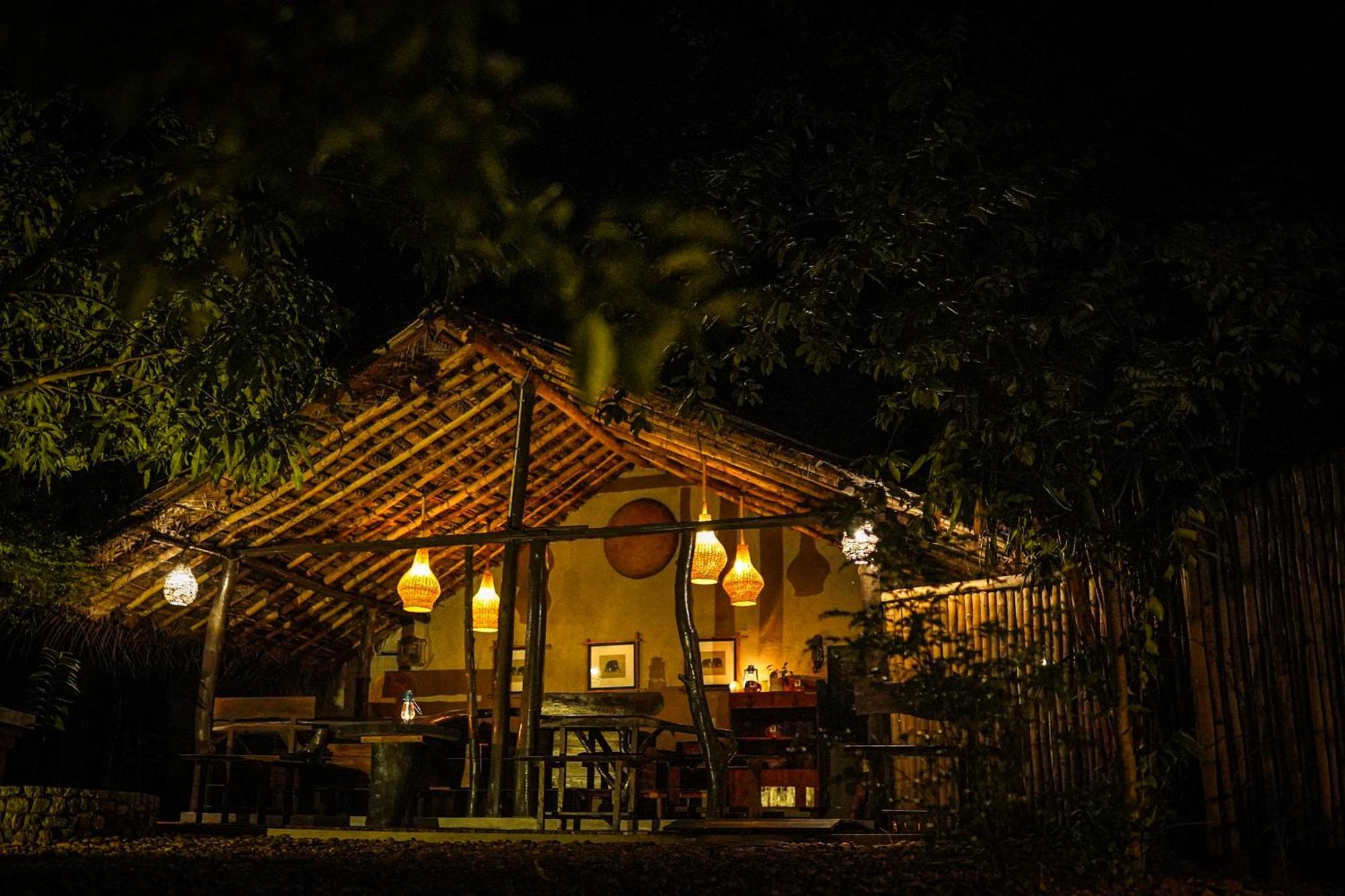 River Glamping By Gaga Bees Udawalawe Esterno foto