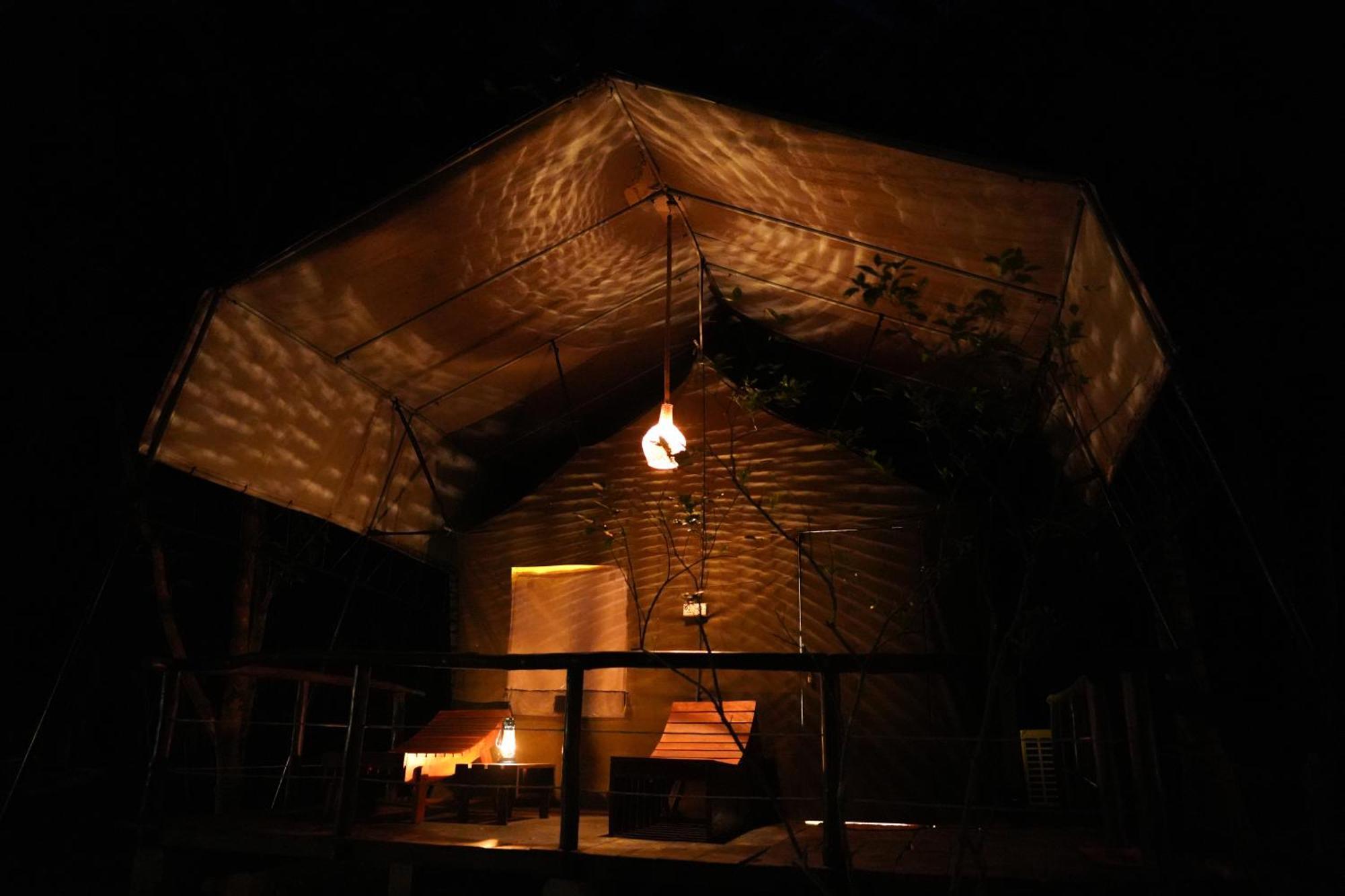River Glamping By Gaga Bees Udawalawe Esterno foto