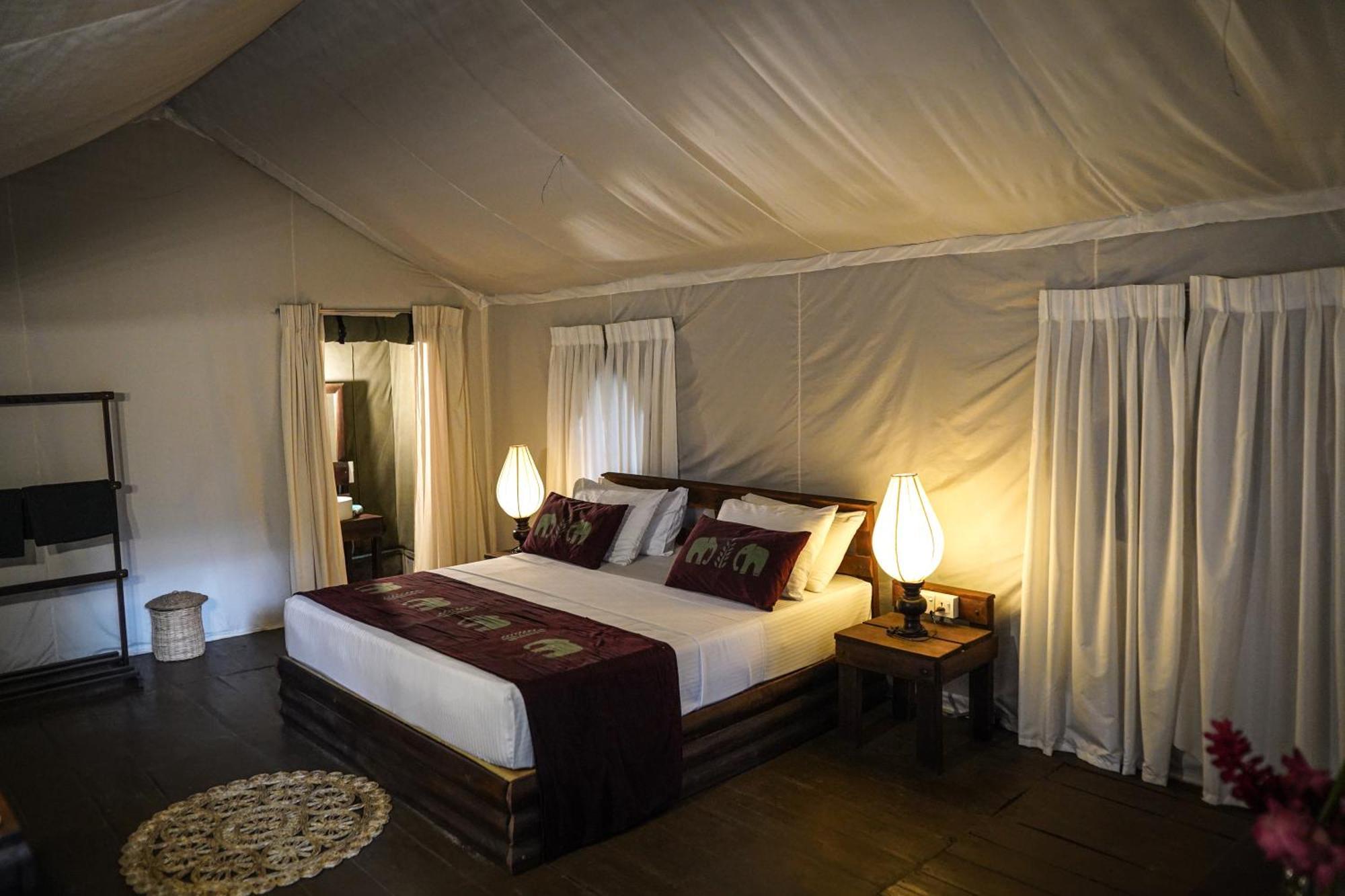 River Glamping By Gaga Bees Udawalawe Esterno foto